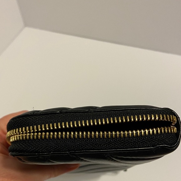 Stella McCartney Black and Gold Star long vegan leather Wallet - Picture 11 of 14